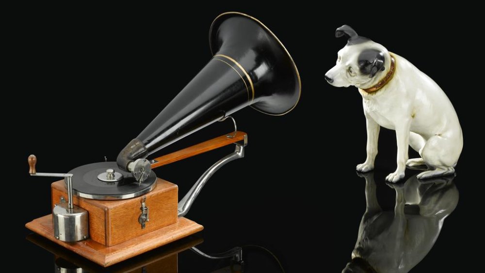 Gramophone with model of dog